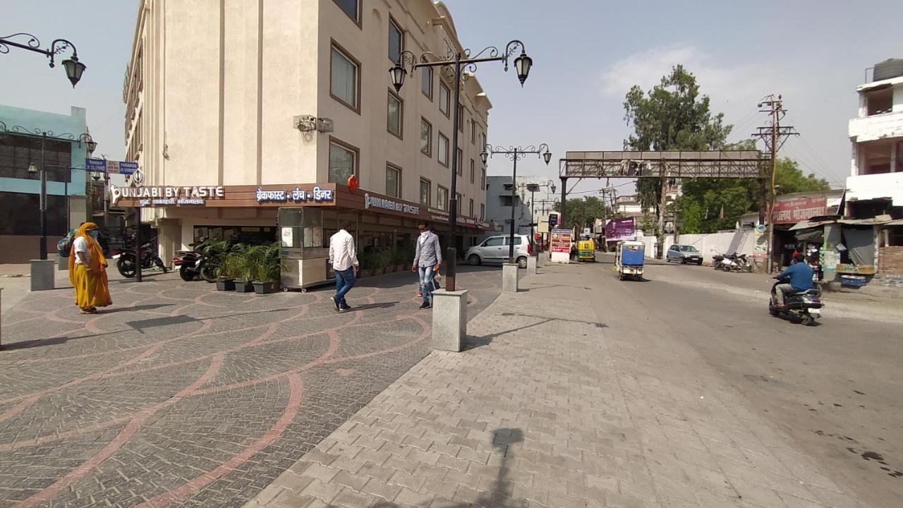 Hotel Radiance Bareilly Exterior photo