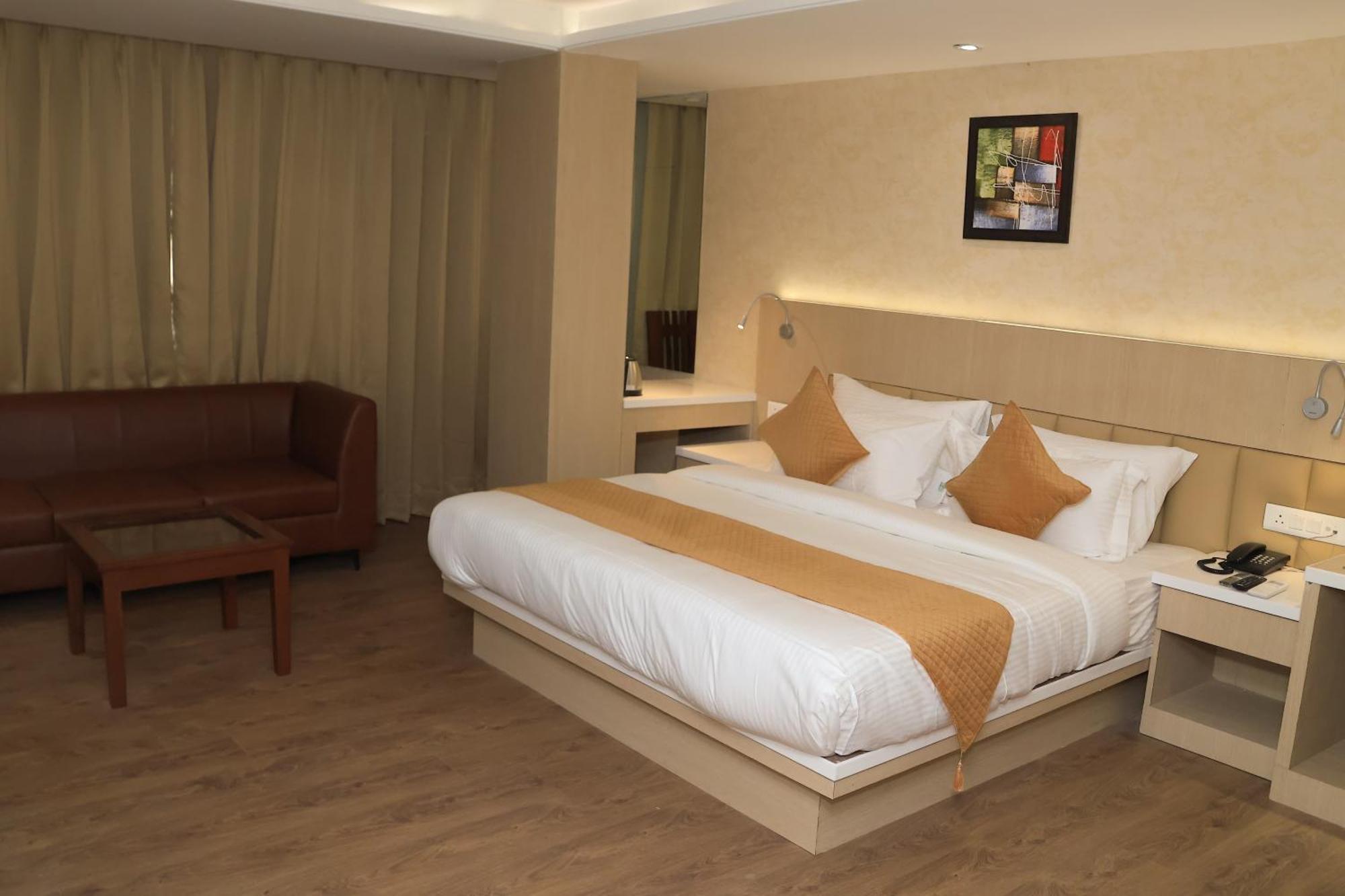 Hotel Radiance Bareilly Exterior photo