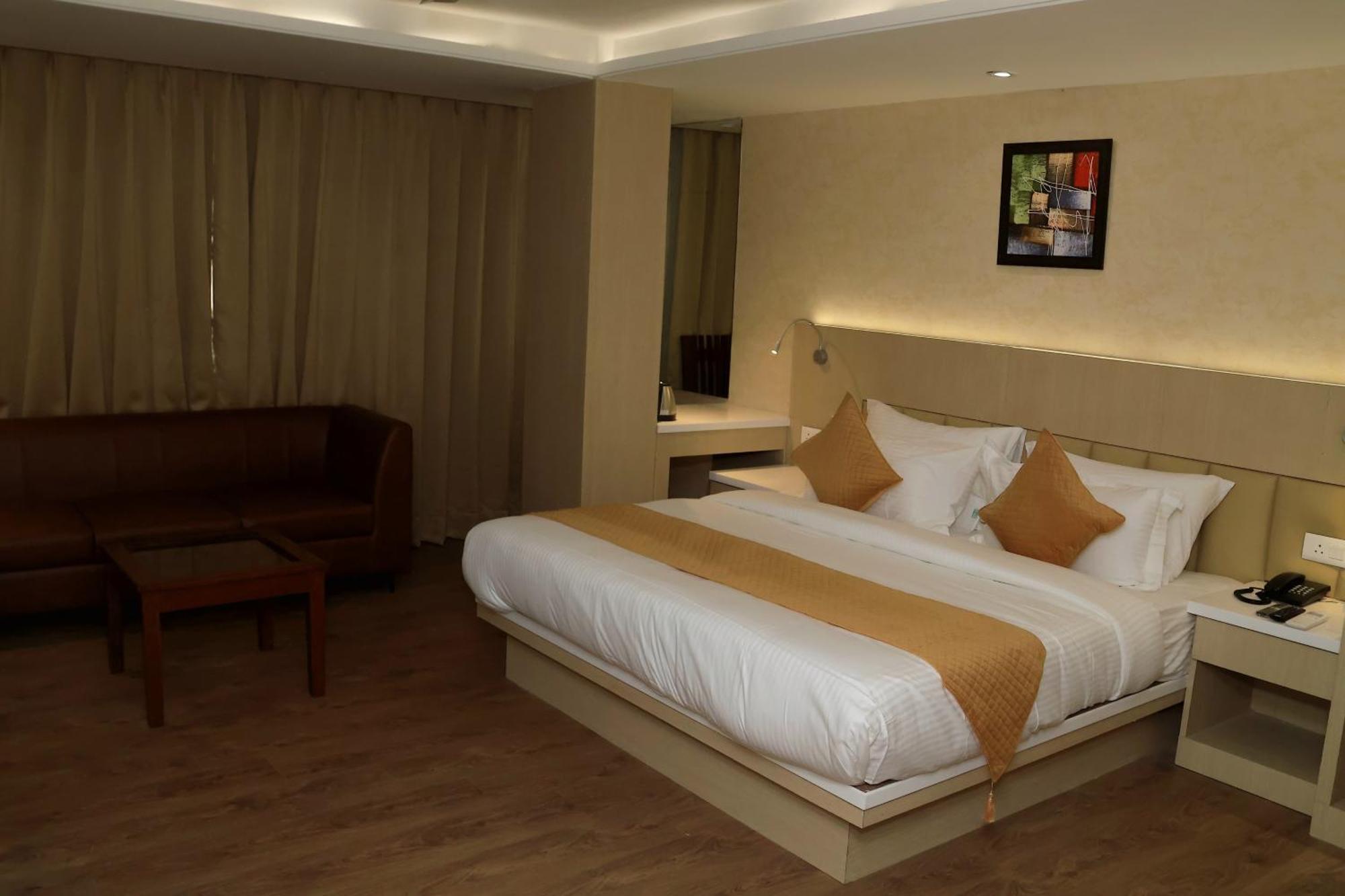 Hotel Radiance Bareilly Exterior photo