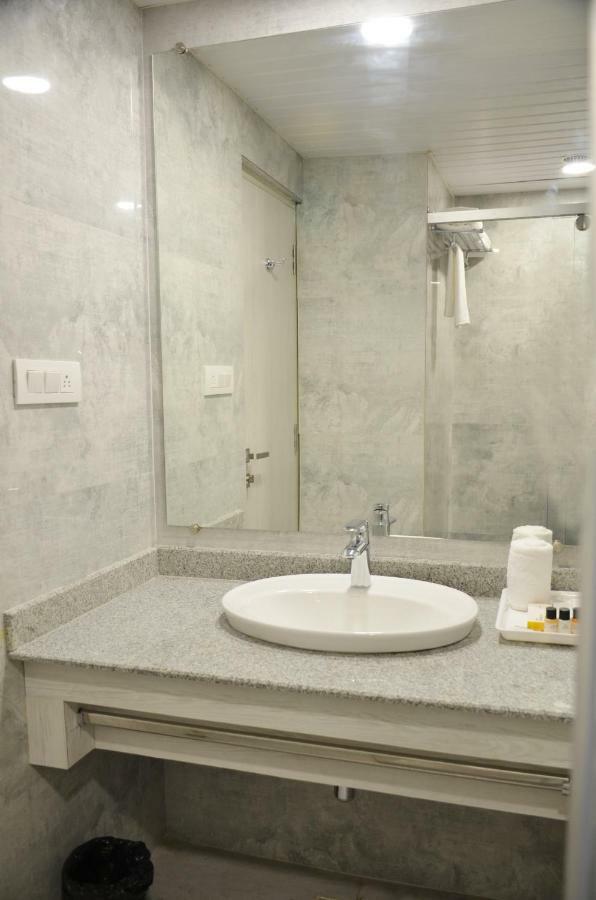 Hotel Radiance Bareilly Exterior photo