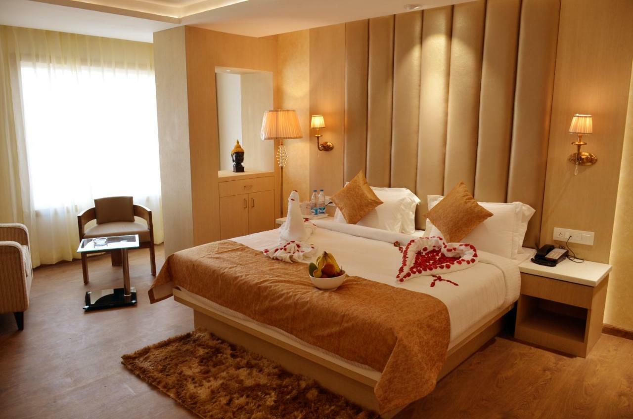 Hotel Radiance Bareilly Exterior photo
